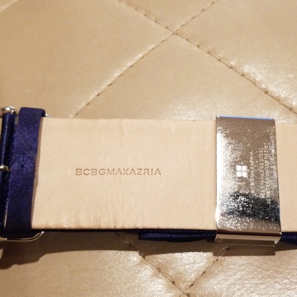 BCBGMAXAZRIA BOW WATCH - Picture 5 of 5